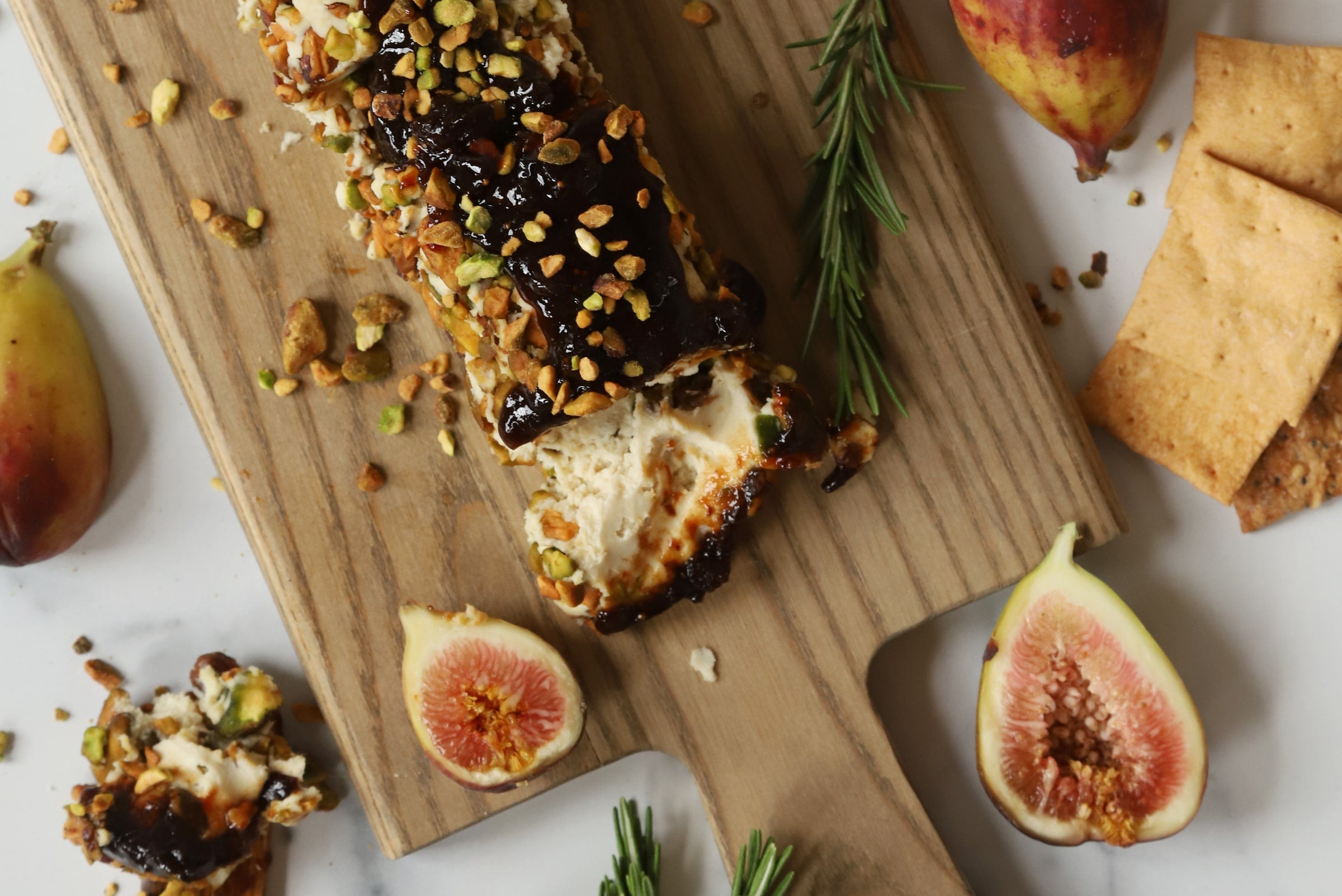 Fig and Pistachio Cheese Log